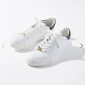 WHBM Fashion White Sneaker 7.5
